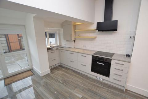 2 bedroom terraced house to rent, Wigan Road, Hindley