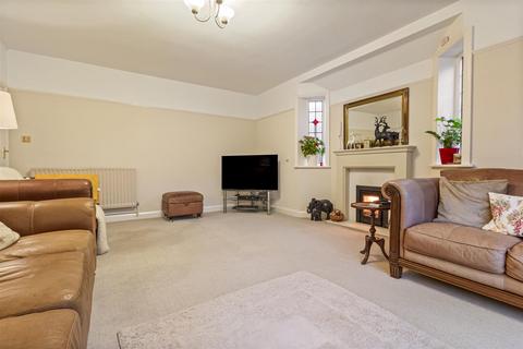 4 bedroom detached house for sale, West Park Lane, Goring-By-Sea, Worthing