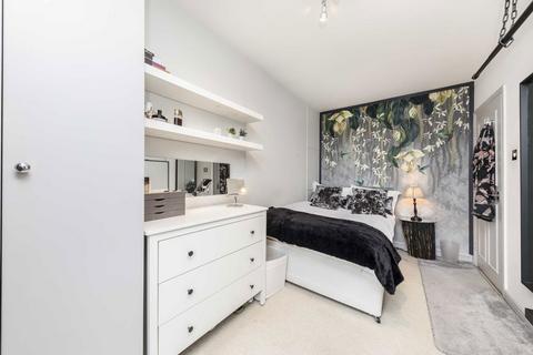 2 bedroom flat to rent, Charleville Road, London W14