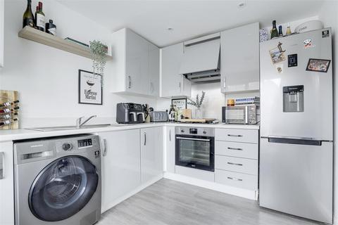 2 bedroom end of terrace house for sale, Robinson Close, Edwalton NG12