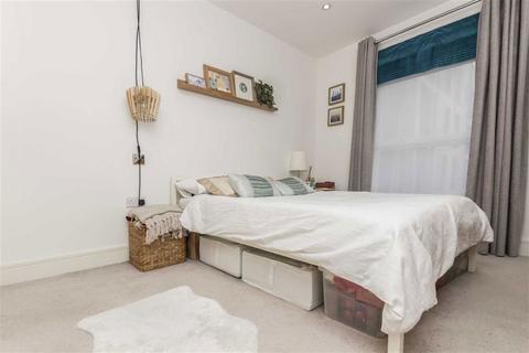 1 bedroom flat to rent, Skerne Road, Kingston Upon Thames KT2