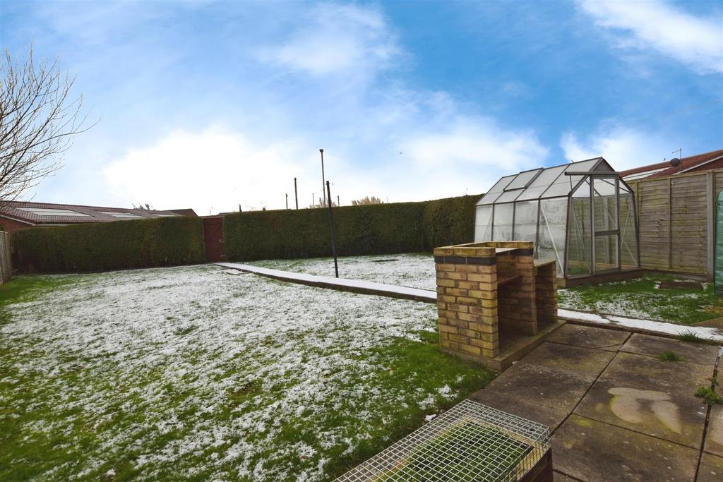 267a4d33-garden.JPG