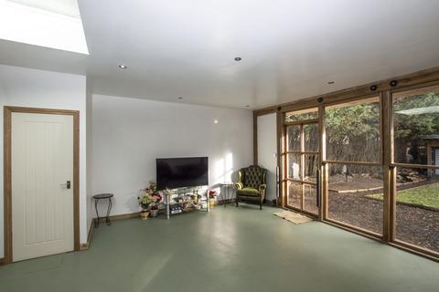 4 bedroom end of terrace house for sale, Woodland Avenue, Burgess Hill RH15