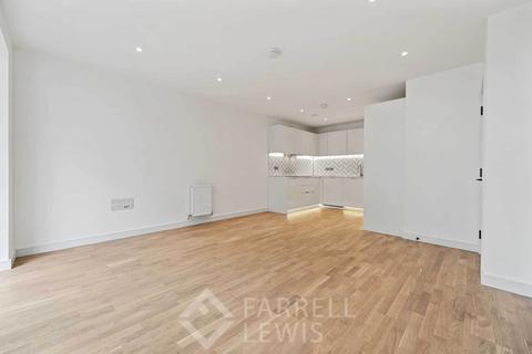 1 bedroom apartment to rent, Cedrus Avenue, Southall UB1