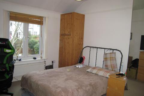 4 bedroom terraced house to rent, Coombe Road, Brighton BN2