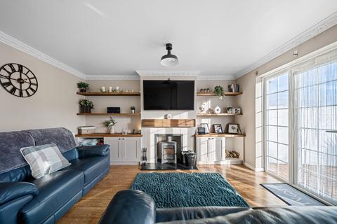 3 bedroom terraced house for sale, Beacon Drive, Dartford DA2