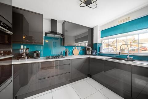 3 bedroom terraced house for sale, Beacon Drive, Dartford DA2