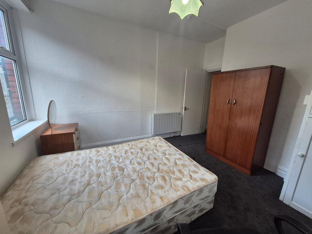 Bed 1 (2)