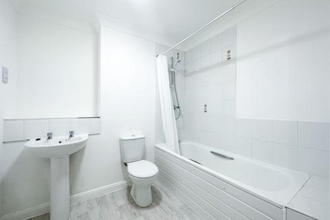 2 bedroom flat to rent, Forton Road, Gosport, PO12