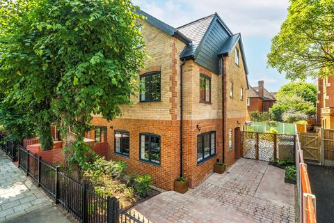 4 bedroom end of terrace house for sale, Cricklade Avenue, Streatham SW2