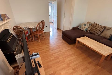 2 bedroom terraced house to rent, Peregrine Close, Lenton, NG7
