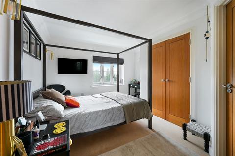 2 bedroom apartment to rent, Elizabeth Drive, Banstead