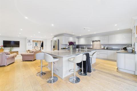 4 bedroom house for sale, Hurst Road, West Molesey