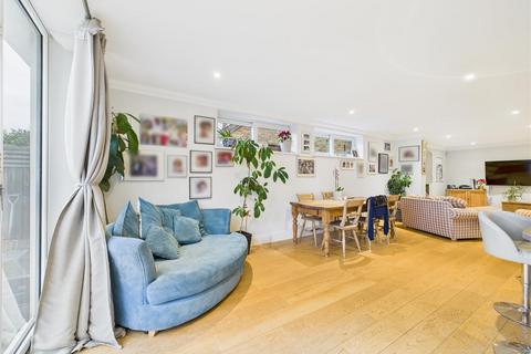4 bedroom house for sale, Hurst Road, West Molesey
