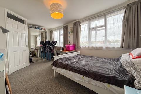 1 bedroom in a house share to rent, Rock Close, Somerset BS4