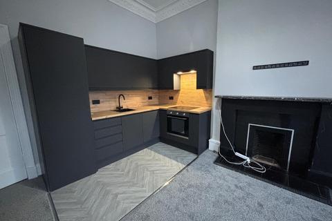 3 bedroom flat to rent, Clutha Street, Glasgow City Centre, Glasgow, G51