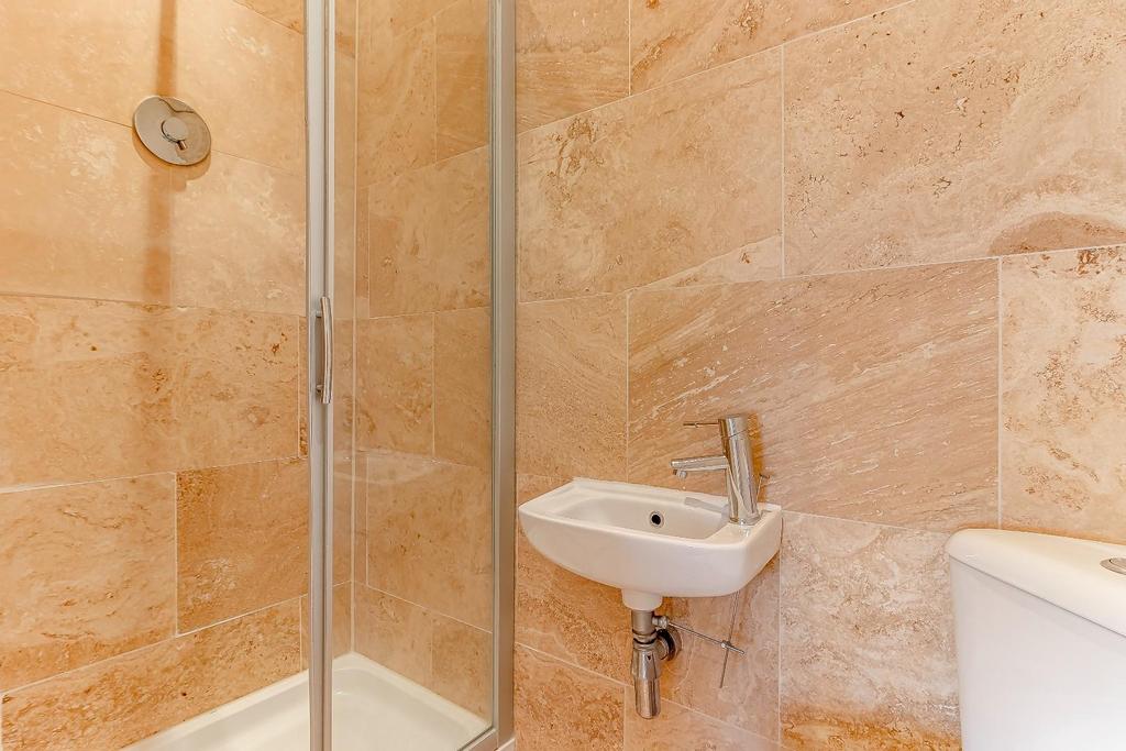 Master Bedroom Ensuite.jpg