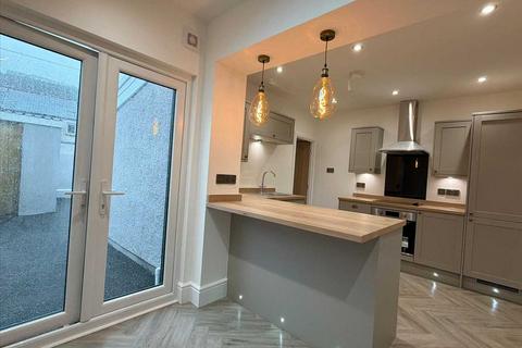 3 bedroom end of terrace house for sale, Pentre CF41