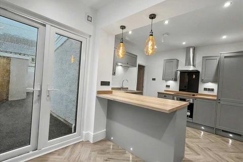 3 bedroom end of terrace house for sale, Pentre CF41