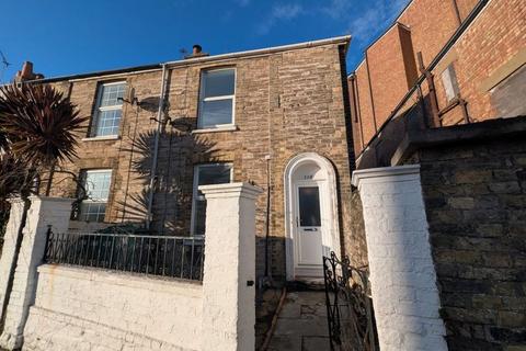 2 bedroom house to rent, George Street, Ryde, Isle of Wight