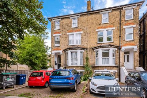 3 bedroom maisonette to rent, Windsor Road, London