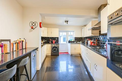 4 bedroom end of terrace house for sale, Upton Avenue, Forest Gate, London, E7
