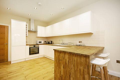 2 bedroom flat to rent, Fordwych Road, West Hampstead, London, NW2