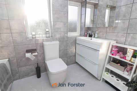 3 bedroom semi-detached house for sale, Broomley Walk, Newcastle Upon Tyne