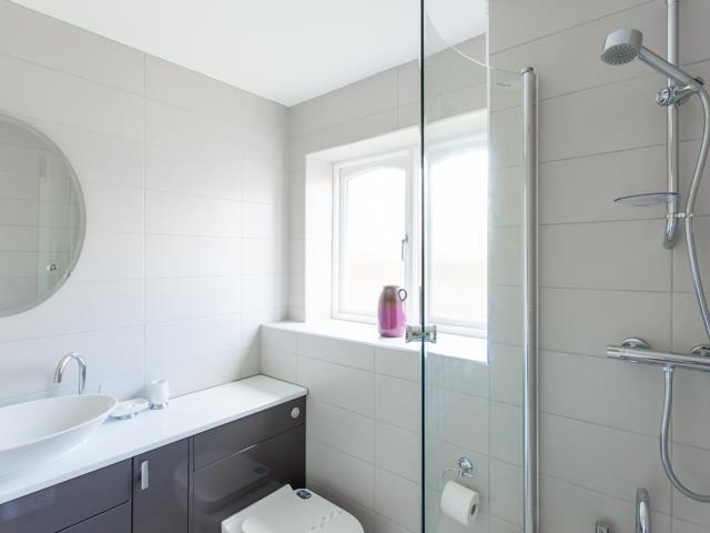74 Cat - Bathroom - CFP 6.jpg
