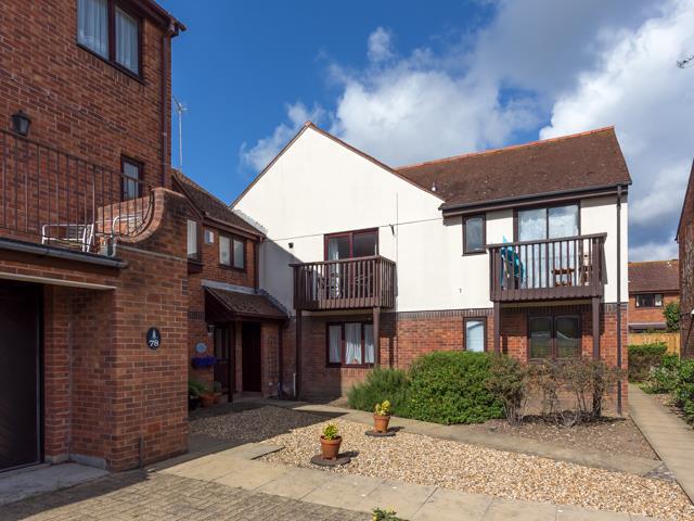 74 Catalina Drive external-1 640 X 480.jpg
