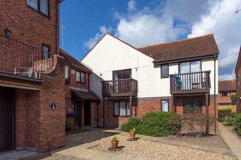 2 bedroom apartment to rent, Catalina Drive, Poole