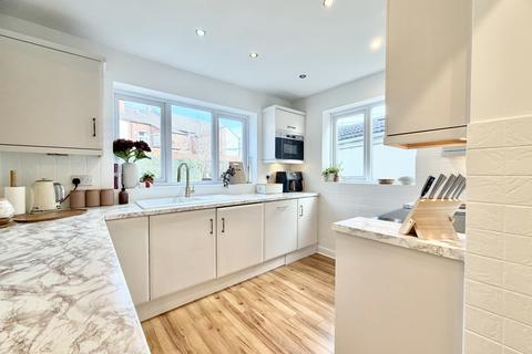3 bedroom semi-detached house for sale, Lyndon Avenue, Garforth