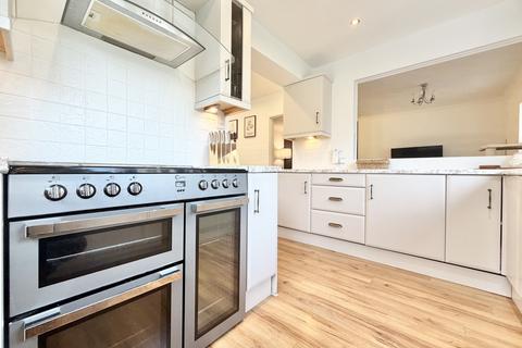 3 bedroom semi-detached house for sale, Lyndon Avenue, Garforth