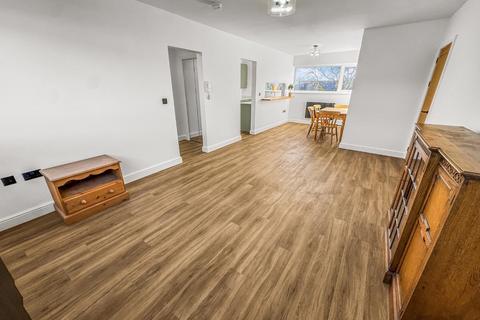 2 bedroom flat for sale, Park View Court, Roundhay, Leeds