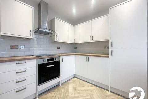 3 bedroom semi-detached house to rent, Yorkland Avenue, Welling, Kent, DA16