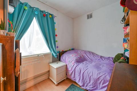 2 bedroom flat for sale, Tooting Grove, Tooting, London, SW17