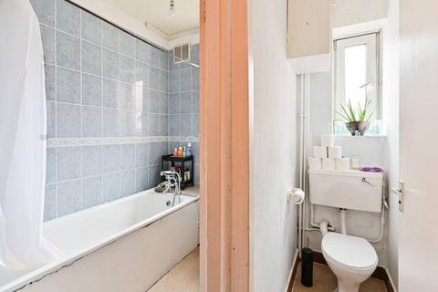 2 bedroom flat for sale, Tooting Grove, Tooting, London, SW17