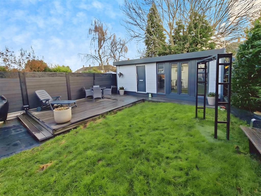 Garden/Summerhouse