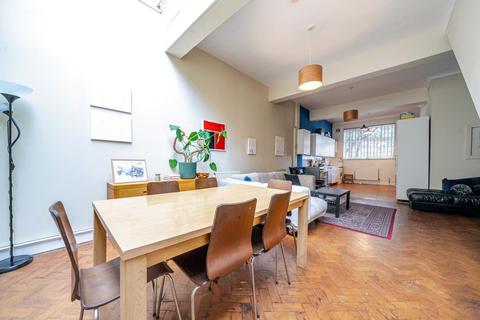 4 bedroom link detached house for sale, Abbotsbury Road, Morden, SM4
