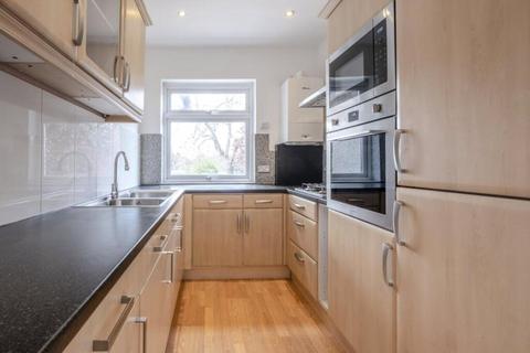 2 bedroom apartment to rent, Finchley Road, London, NW11