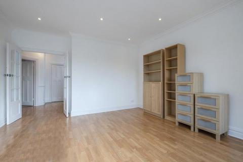 2 bedroom apartment to rent, Finchley Road, London, NW11