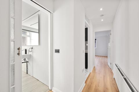 3 bedroom apartment to rent, Princes Road, London SW19