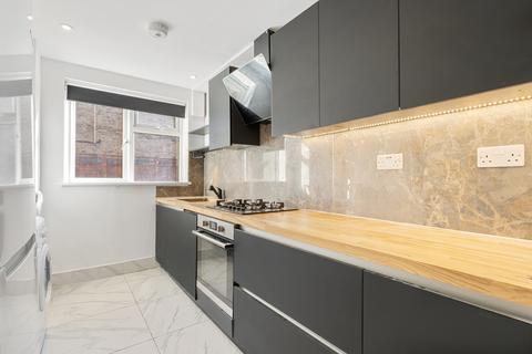 3 bedroom apartment to rent, Princes Road, London SW19