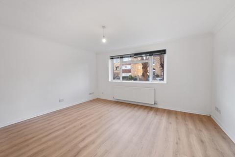 3 bedroom apartment to rent, Princes Road, London SW19