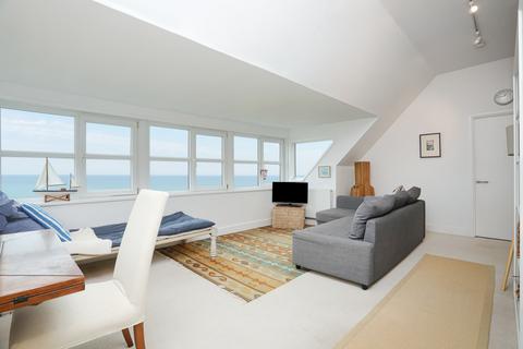 2 bedroom flat to rent, Castle Close, Castle Road, Folkestone, Sandgate, CT20