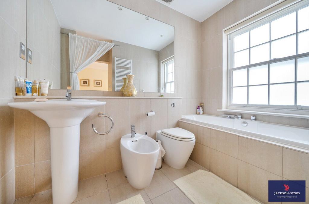 En-Suite 2