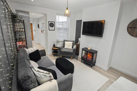 3 bedroom terraced house for sale, Cross Street, Leicester LE19