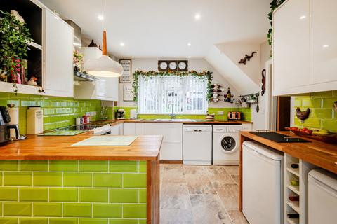 3 bedroom semi-detached house for sale, Devereux Place, Aylesbury HP19