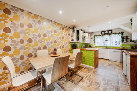 3 bedroom semi-detached house for sale, Devereux Place, Aylesbury HP19