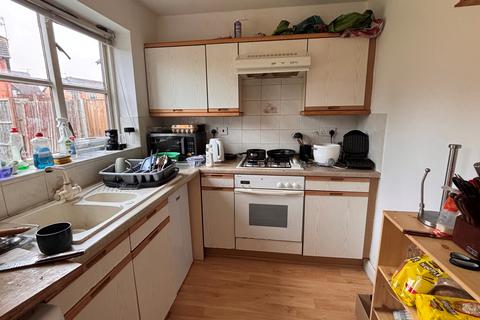 2 bedroom semi-detached house to rent, Hazelmere Grove, Lenton, NG7
